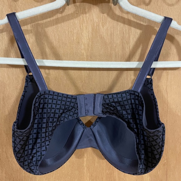 2 warners blue bras - Picture 4 of 5